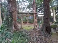 側鷹神社の鳥居