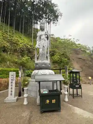 救馬溪観音の{uncategorized: "未分類", other: "その他", undefined: "問題あり", building: "その他建物", grave: "お墓", sacred_gate: "鳥居", guardian: "狛犬", statue: "像", buddha: "仏像", history: "歴史", nature: "自然", garden: "庭園", animal: "動物", pagoda: "塔", temizu: "手水舎", mountain_gate: "山門・神門", sanctuary: "本殿・本堂", subordinate: "末社・摂社", art: "芸術", scenery: "景色", jizo: "地蔵", ema: "絵馬", goshuin: "御朱印", omikuji: "おみくじ", items: "授与品その他", amulet: "お守り", goshuincho: "御朱印帳", eats: "食事", festival: "お祭り", votive_dance: "神楽", shichigosan: "七五三参", wedding: "結婚式", experience: "体験その他", initially: "初詣", around: "周辺", anti_infection: "感染症対策"}