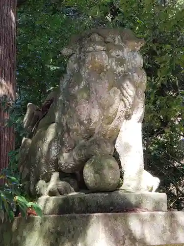 雄神神社の狛犬