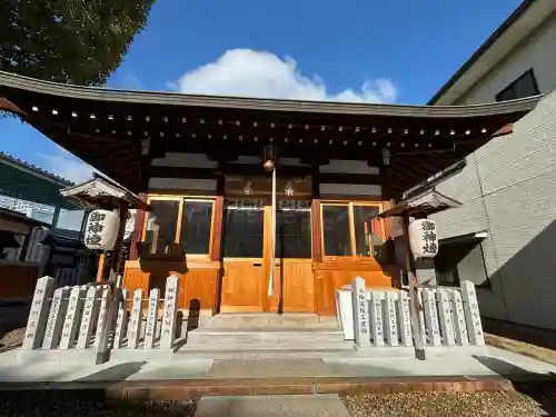 南宮宇佐八幡神社（脇浜神社）の{uncategorized: "未分類", other: "その他", undefined: "問題あり", building: "その他建物", grave: "お墓", sacred_gate: "鳥居", guardian: "狛犬", statue: "像", buddha: "仏像", history: "歴史", nature: "自然", garden: "庭園", animal: "動物", pagoda: "塔", temizu: "手水舎", mountain_gate: "山門・神門", sanctuary: "本殿・本堂", subordinate: "末社・摂社", art: "芸術", scenery: "景色", jizo: "地蔵", ema: "絵馬", goshuin: "御朱印", omikuji: "おみくじ", items: "授与品その他", amulet: "お守り", goshuincho: "御朱印帳", eats: "食事", festival: "お祭り", votive_dance: "神楽", shichigosan: "七五三参", wedding: "結婚式", experience: "体験その他", initially: "初詣", around: "周辺", anti_infection: "感染症対策"}