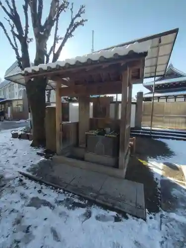 長命寺の手水舎