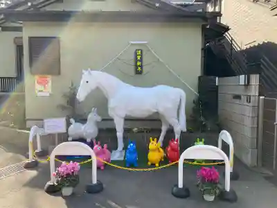 五方山熊野神社の{uncategorized: "未分類", other: "その他", undefined: "問題あり", building: "その他建物", grave: "お墓", sacred_gate: "鳥居", guardian: "狛犬", statue: "像", buddha: "仏像", history: "歴史", nature: "自然", garden: "庭園", animal: "動物", pagoda: "塔", temizu: "手水舎", mountain_gate: "山門・神門", sanctuary: "本殿・本堂", subordinate: "末社・摂社", art: "芸術", scenery: "景色", jizo: "地蔵", ema: "絵馬", goshuin: "御朱印", omikuji: "おみくじ", items: "授与品その他", amulet: "お守り", goshuincho: "御朱印帳", eats: "食事", festival: "お祭り", votive_dance: "神楽", shichigosan: "七五三参", wedding: "結婚式", experience: "体験その他", initially: "初詣", around: "周辺", anti_infection: "感染症対策"}