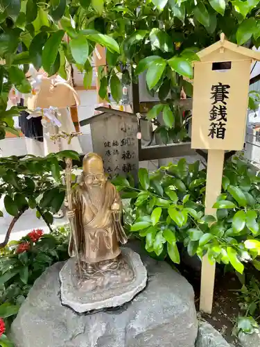 小網神社の像