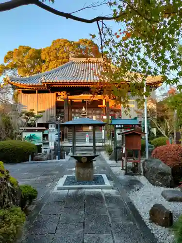 石薬師寺の本殿・本堂