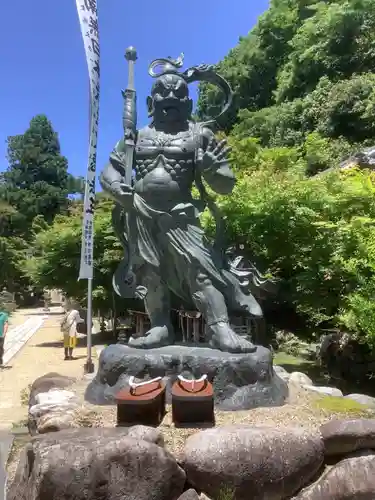 観音正寺の像