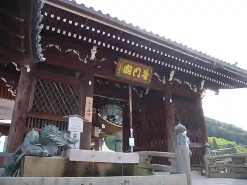 清水寺の山門・神門