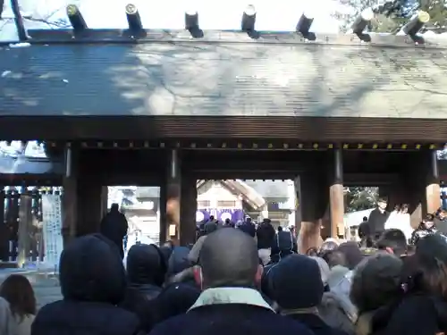 帯廣神社の山門