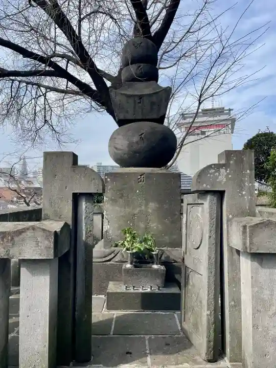 西念寺の{uncategorized: "未分類", other: "その他", undefined: "問題あり", building: "その他建物", grave: "お墓", sacred_gate: "鳥居", guardian: "狛犬", statue: "像", buddha: "仏像", history: "歴史", nature: "自然", garden: "庭園", animal: "動物", pagoda: "塔", temizu: "手水舎", mountain_gate: "山門・神門", sanctuary: "本殿・本堂", subordinate: "末社・摂社", art: "芸術", scenery: "景色", jizo: "地蔵", ema: "絵馬", goshuin: "御朱印", omikuji: "おみくじ", items: "授与品その他", amulet: "お守り", goshuincho: "御朱印帳", eats: "食事", festival: "お祭り", votive_dance: "神楽", shichigosan: "七五三参", wedding: "結婚式", experience: "体験その他", initially: "初詣", around: "周辺", anti_infection: "感染症対策"}