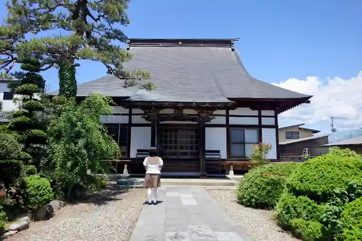 緑陰寺の本殿・本堂