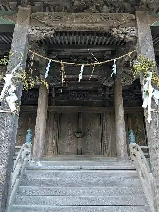 天津神社の{uncategorized: "未分類", other: "その他", undefined: "問題あり", building: "その他建物", grave: "お墓", sacred_gate: "鳥居", guardian: "狛犬", statue: "像", buddha: "仏像", history: "歴史", nature: "自然", garden: "庭園", animal: "動物", pagoda: "塔", temizu: "手水舎", mountain_gate: "山門・神門", sanctuary: "本殿・本堂", subordinate: "末社・摂社", art: "芸術", scenery: "景色", jizo: "地蔵", ema: "絵馬", goshuin: "御朱印", omikuji: "おみくじ", items: "授与品その他", amulet: "お守り", goshuincho: "御朱印帳", eats: "食事", festival: "お祭り", votive_dance: "神楽", shichigosan: "七五三参", wedding: "結婚式", experience: "体験その他", initially: "初詣", around: "周辺", anti_infection: "感染症対策"}