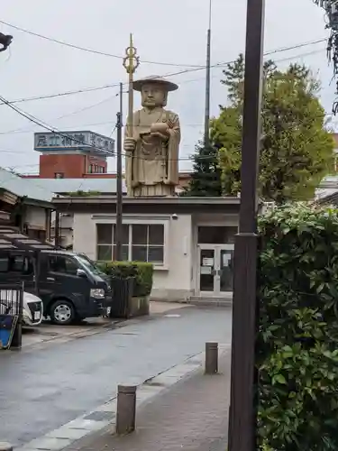 勝満山　崇彦寺の像