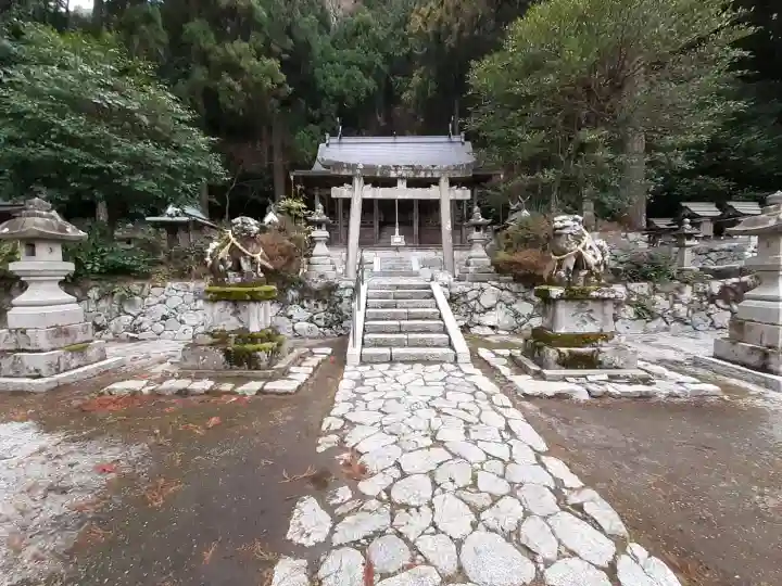高天彦神社の{uncategorized: "未分類", other: "その他", undefined: "問題あり", building: "その他建物", grave: "お墓", sacred_gate: "鳥居", guardian: "狛犬", statue: "像", buddha: "仏像", history: "歴史", nature: "自然", garden: "庭園", animal: "動物", pagoda: "塔", temizu: "手水舎", mountain_gate: "山門・神門", sanctuary: "本殿・本堂", subordinate: "末社・摂社", art: "芸術", scenery: "景色", jizo: "地蔵", ema: "絵馬", goshuin: "御朱印", omikuji: "おみくじ", items: "授与品その他", amulet: "お守り", goshuincho: "御朱印帳", eats: "食事", festival: "お祭り", votive_dance: "神楽", shichigosan: "七五三参", wedding: "結婚式", experience: "体験その他", initially: "初詣", around: "周辺", anti_infection: "感染症対策"}