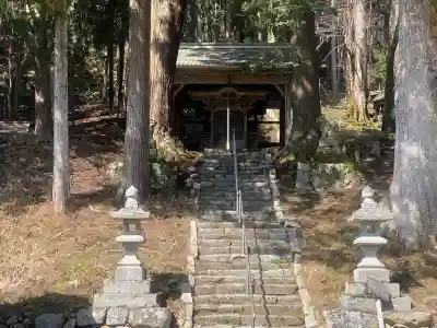 有徳神社の{uncategorized: "未分類", other: "その他", undefined: "問題あり", building: "その他建物", grave: "お墓", sacred_gate: "鳥居", guardian: "狛犬", statue: "像", buddha: "仏像", history: "歴史", nature: "自然", garden: "庭園", animal: "動物", pagoda: "塔", temizu: "手水舎", mountain_gate: "山門・神門", sanctuary: "本殿・本堂", subordinate: "末社・摂社", art: "芸術", scenery: "景色", jizo: "地蔵", ema: "絵馬", goshuin: "御朱印", omikuji: "おみくじ", items: "授与品その他", amulet: "お守り", goshuincho: "御朱印帳", eats: "食事", festival: "お祭り", votive_dance: "神楽", shichigosan: "七五三参", wedding: "結婚式", experience: "体験その他", initially: "初詣", around: "周辺", anti_infection: "感染症対策"}
