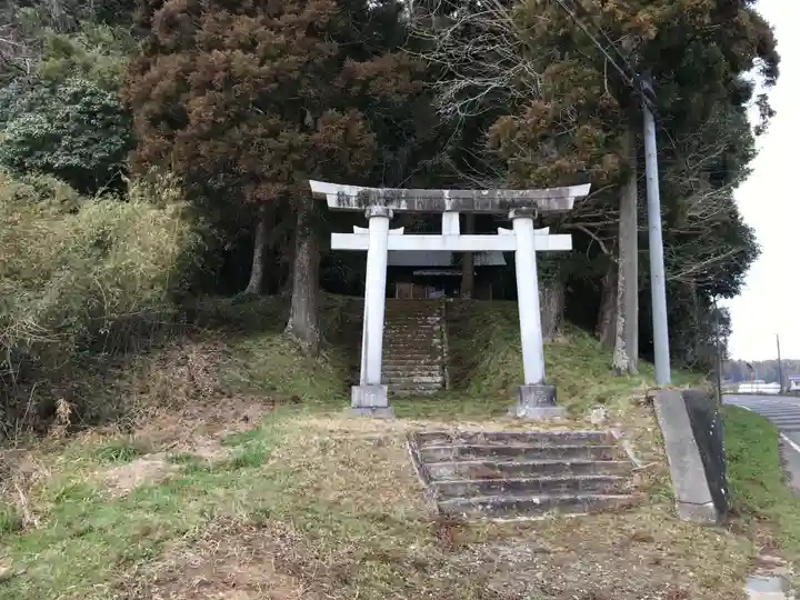 神社(名称不明)の鳥居