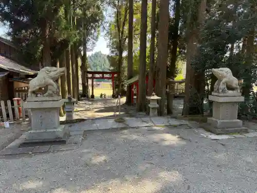和気神社の{uncategorized: "未分類", other: "その他", undefined: "問題あり", building: "その他建物", grave: "お墓", sacred_gate: "鳥居", guardian: "狛犬", statue: "像", buddha: "仏像", history: "歴史", nature: "自然", garden: "庭園", animal: "動物", pagoda: "塔", temizu: "手水舎", mountain_gate: "山門・神門", sanctuary: "本殿・本堂", subordinate: "末社・摂社", art: "芸術", scenery: "景色", jizo: "地蔵", ema: "絵馬", goshuin: "御朱印", omikuji: "おみくじ", items: "授与品その他", amulet: "お守り", goshuincho: "御朱印帳", eats: "食事", festival: "お祭り", votive_dance: "神楽", shichigosan: "七五三参", wedding: "結婚式", experience: "体験その他", initially: "初詣", around: "周辺", anti_infection: "感染症対策"}