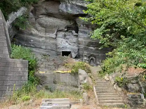 那古寺の末社