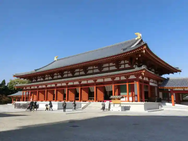 薬師寺の本殿・本堂