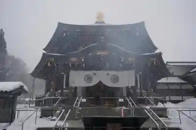 西方寺の本殿・本堂