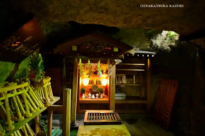 銭洗弁財天宇賀福神社(神奈川県)