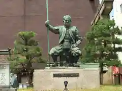 柴田神社の像