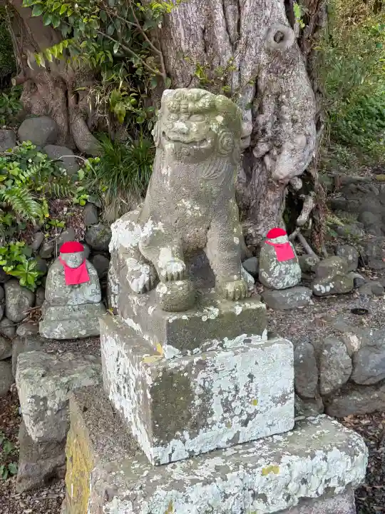 初木神社の{uncategorized: "未分類", other: "その他", undefined: "問題あり", building: "その他建物", grave: "お墓", sacred_gate: "鳥居", guardian: "狛犬", statue: "像", buddha: "仏像", history: "歴史", nature: "自然", garden: "庭園", animal: "動物", pagoda: "塔", temizu: "手水舎", mountain_gate: "山門・神門", sanctuary: "本殿・本堂", subordinate: "末社・摂社", art: "芸術", scenery: "景色", jizo: "地蔵", ema: "絵馬", goshuin: "御朱印", omikuji: "おみくじ", items: "授与品その他", amulet: "お守り", goshuincho: "御朱印帳", eats: "食事", festival: "お祭り", votive_dance: "神楽", shichigosan: "七五三参", wedding: "結婚式", experience: "体験その他", initially: "初詣", around: "周辺", anti_infection: "感染症対策"}