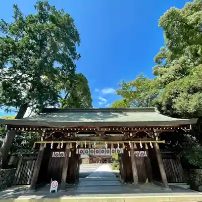 砥鹿神社(里宮)の山門・神門