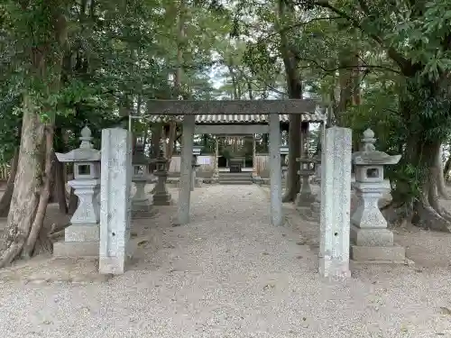 奈々美神社の{uncategorized: "未分類", other: "その他", undefined: "問題あり", building: "その他建物", grave: "お墓", sacred_gate: "鳥居", guardian: "狛犬", statue: "像", buddha: "仏像", history: "歴史", nature: "自然", garden: "庭園", animal: "動物", pagoda: "塔", temizu: "手水舎", mountain_gate: "山門・神門", sanctuary: "本殿・本堂", subordinate: "末社・摂社", art: "芸術", scenery: "景色", jizo: "地蔵", ema: "絵馬", goshuin: "御朱印", omikuji: "おみくじ", items: "授与品その他", amulet: "お守り", goshuincho: "御朱印帳", eats: "食事", festival: "お祭り", votive_dance: "神楽", shichigosan: "七五三参", wedding: "結婚式", experience: "体験その他", initially: "初詣", around: "周辺", anti_infection: "感染症対策"}