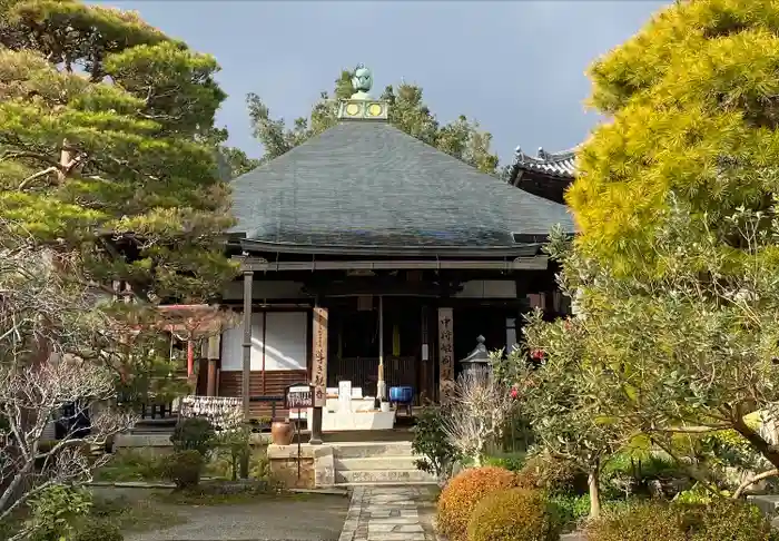 當麻寺中之坊の本殿