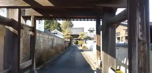 長蓮寺の山門