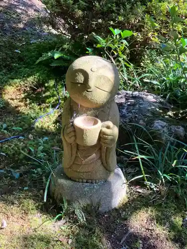 吸湖山　青岸寺の地蔵