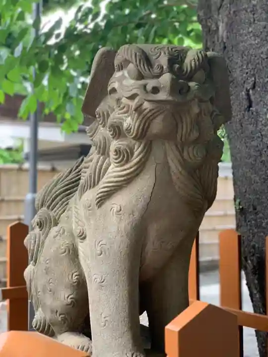 嶺御嶽神社の狛犬