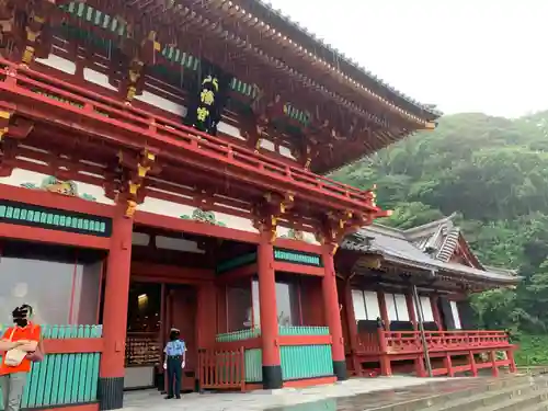 鶴岡八幡宮の山門・神門