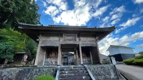 大日山　井岡寺の山門