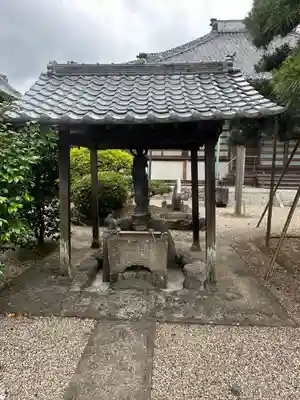 弥勒寺の手水舎