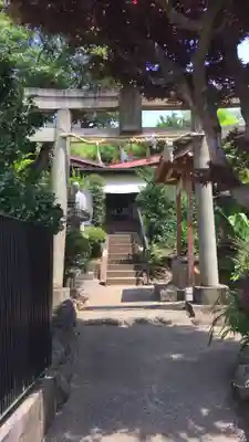 横浜御嶽神社の鳥居