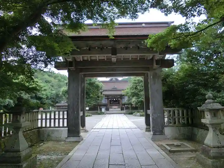 中山神社の山門・神門
