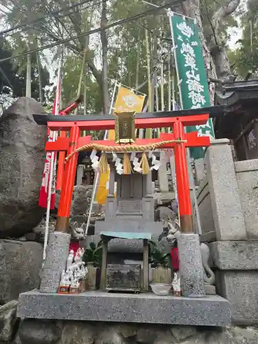 瓢箪山稲荷神社の{uncategorized: "未分類", other: "その他", undefined: "問題あり", building: "その他建物", grave: "お墓", sacred_gate: "鳥居", guardian: "狛犬", statue: "像", buddha: "仏像", history: "歴史", nature: "自然", garden: "庭園", animal: "動物", pagoda: "塔", temizu: "手水舎", mountain_gate: "山門・神門", sanctuary: "本殿・本堂", subordinate: "末社・摂社", art: "芸術", scenery: "景色", jizo: "地蔵", ema: "絵馬", goshuin: "御朱印", omikuji: "おみくじ", items: "授与品その他", amulet: "お守り", goshuincho: "御朱印帳", eats: "食事", festival: "お祭り", votive_dance: "神楽", shichigosan: "七五三参", wedding: "結婚式", experience: "体験その他", initially: "初詣", around: "周辺", anti_infection: "感染症対策"}