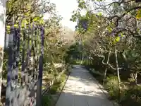 宝戒寺の山門・神門