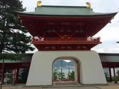 赤間神宮の山門・神門
