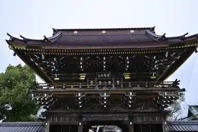西新井大師総持寺の山門・神門