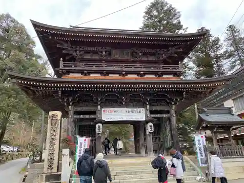 華厳寺の山門