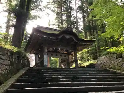 大神山神社奥宮の山門・神門