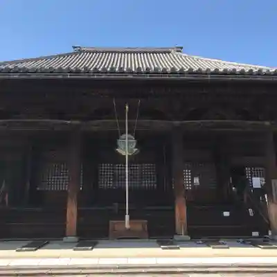 西大寺の本殿・本堂