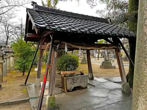 大神神社（花池）の手水舎