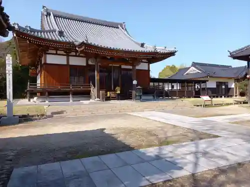 国分寺の本殿・本堂