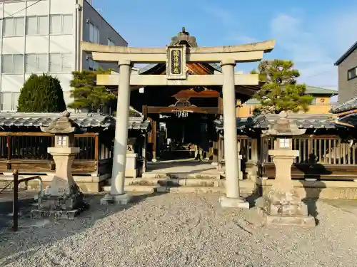 國造神社の{uncategorized: "未分類", other: "その他", undefined: "問題あり", building: "その他建物", grave: "お墓", sacred_gate: "鳥居", guardian: "狛犬", statue: "像", buddha: "仏像", history: "歴史", nature: "自然", garden: "庭園", animal: "動物", pagoda: "塔", temizu: "手水舎", mountain_gate: "山門・神門", sanctuary: "本殿・本堂", subordinate: "末社・摂社", art: "芸術", scenery: "景色", jizo: "地蔵", ema: "絵馬", goshuin: "御朱印", omikuji: "おみくじ", items: "授与品その他", amulet: "お守り", goshuincho: "御朱印帳", eats: "食事", festival: "お祭り", votive_dance: "神楽", shichigosan: "七五三参", wedding: "結婚式", experience: "体験その他", initially: "初詣", around: "周辺", anti_infection: "感染症対策"}