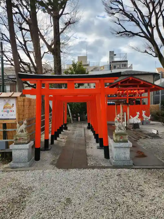 蛇窪神社の{uncategorized: "未分類", other: "その他", undefined: "問題あり", building: "その他建物", grave: "お墓", sacred_gate: "鳥居", guardian: "狛犬", statue: "像", buddha: "仏像", history: "歴史", nature: "自然", garden: "庭園", animal: "動物", pagoda: "塔", temizu: "手水舎", mountain_gate: "山門・神門", sanctuary: "本殿・本堂", subordinate: "末社・摂社", art: "芸術", scenery: "景色", jizo: "地蔵", ema: "絵馬", goshuin: "御朱印", omikuji: "おみくじ", items: "授与品その他", amulet: "お守り", goshuincho: "御朱印帳", eats: "食事", festival: "お祭り", votive_dance: "神楽", shichigosan: "七五三参", wedding: "結婚式", experience: "体験その他", initially: "初詣", around: "周辺", anti_infection: "感染症対策"}