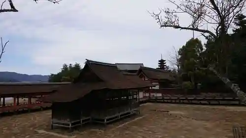 厳島神社の本殿