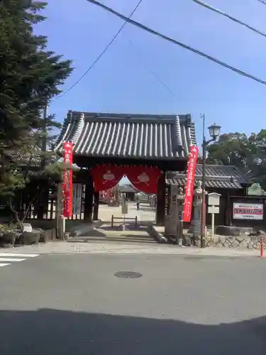 笠覆寺 (笠寺観音)の山門