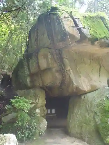 岩巣山薬師堂(愛知県)